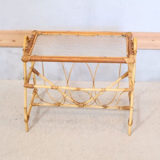 北欧デンマーク製のバンブー+ガラスを使用したサイドテーブルです