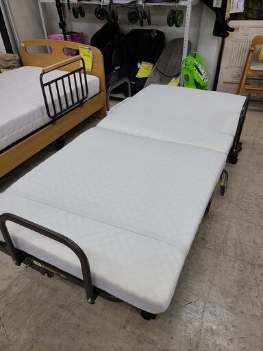 J4359　美品! IRIS OHYAMA　アイリスオーヤマ　電動リクライニングベッド　クリーニング済　【リユースのサカイ柏店】 新品参考価格31,980円