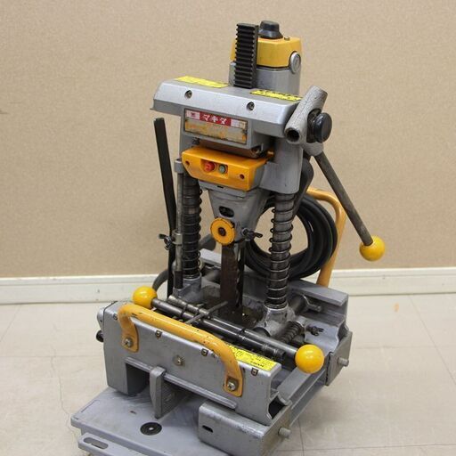 makita マキタ 7303 カクノミ 角のみ 角ノミ 穴あけ機 ドリル 100V 大工 電動工具 (D5512ayhaY)