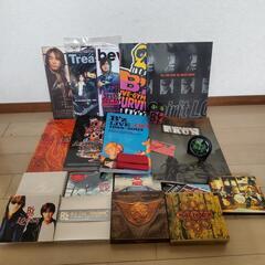 値下げ可 B’z ツアー パンフレット CD グッズ ピンバッジ...