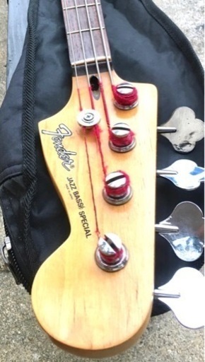ベースギター/Fender Jazz Bassのディカール付き