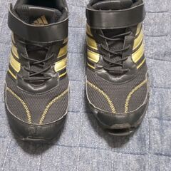 22.5㎝シューズ　1足　adidas　