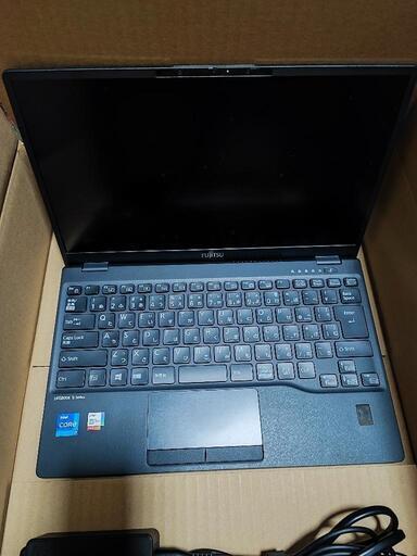 富士通 LIFEBOOK UH90/G2 FMVU90G2W Corei7 1255u メモリ:8GB SSD:256GB　windows11 HOME