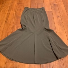 ②GU マーメイドスカート　Mサイズ