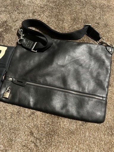 Dolce\u0026Gabbana　ショルダーバック　レザー　ブラック　南京錠