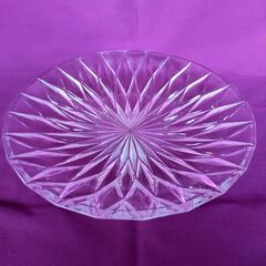 ガラスのデザイン盛り皿