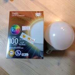 お取引中【ほぼ未使用】OHM 100形相当 LED電球 電球色 E26