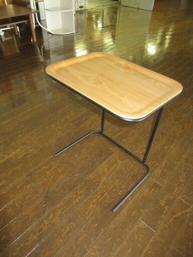 品名　【府中市再生家具】スチールトレイスタンド　№１４８