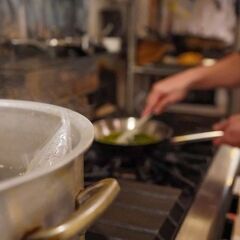 1日2h〜OK♡-(╹◡<✿)♪ラーメン屋さんのホールスタッフ大募集ヽ(｡ゝω･)ﾉスキマ時間活用でサクッとお小遣い稼ぎ！の画像