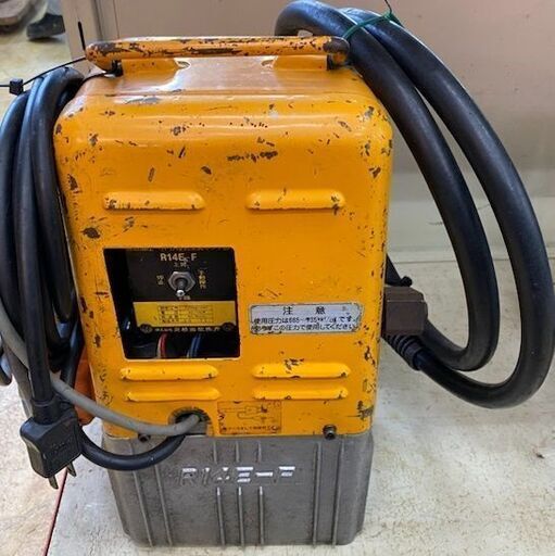 451 電動油圧ポンプ イズミ 泉精器製作所 R14E-F 中古現状品