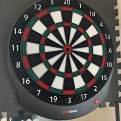 【美品・値下げ】ダーツボード・スタンド・ダーツセット