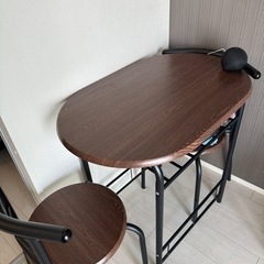 テーブル　椅子×2セット