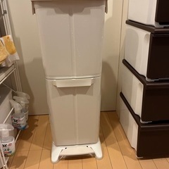【譲渡決定】ニトリ　ゴミ箱　無料