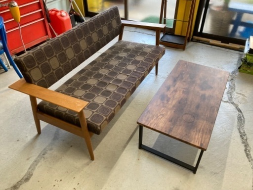 カリモク(ナフコと共同開発)ソファーとテーブル中古
