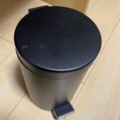 IKEA ペダル式 ゴミ箱