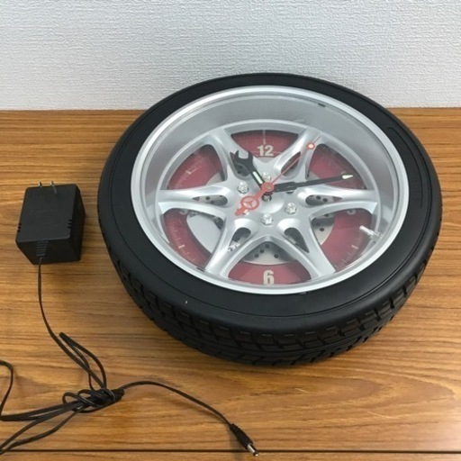 タイヤ　ホイール型　壁掛け時計　ライト付き