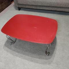 赤い猫足テーブル