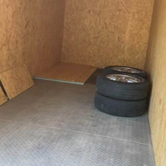 お洒落コンテナハウス！マットブラック、内装OSB合板、断熱材入