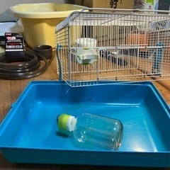 【値下げ中】小動物用ゲージ水飲み付き　500円