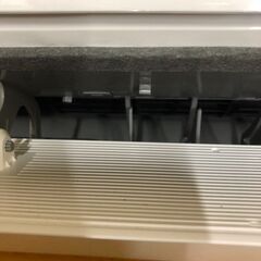 ☆中古￥26,800！ダイキン　2.2kwルームエアコン　家電　2021年製　ATE22YSE9-W型　【BB129】