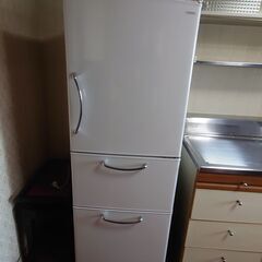 日立冷蔵庫　2004年製　245リットル