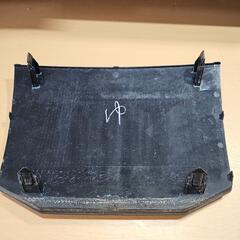 早い者勝ち　中古ラジエーターグリルエンブレム