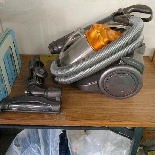 0216-127 dyson DC12 PLUS　掃除機