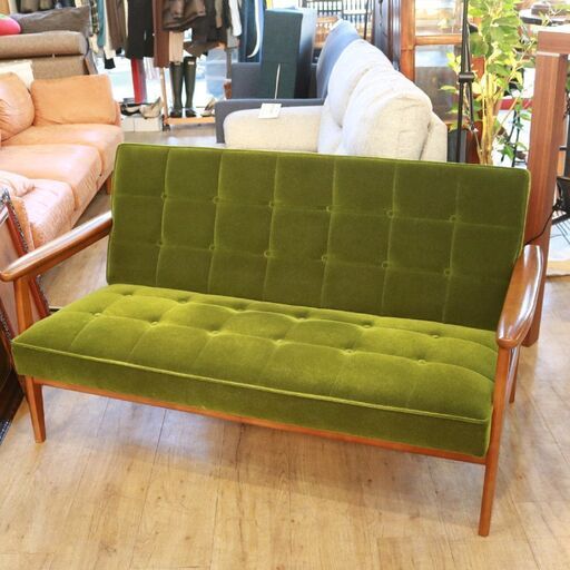 246)【美品】カリモク60 Kチェア 二人掛け 2P グリーン 幅133cm ラバートリー ウォールナット ファブリック ソファ KARIMOKU 天然木 家具