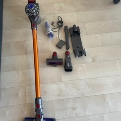 ダイソン　dyson V8 SV10 コードレス掃除機