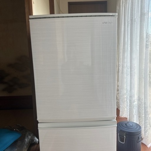 ほぼ新品冷凍庫