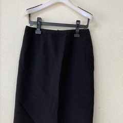 “値下げ”黒スカート