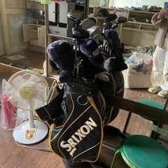 Srixon ゴルフキャディーバッグ　ゴルフクラブ