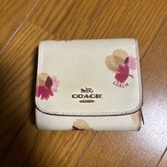 COACH三つ折財布