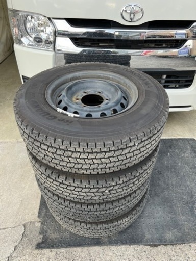 ハイエース 新車純正タイヤ&ホイール4本セット ハイエース 新車外し