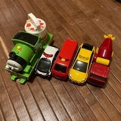 車　ミキサー車　パトカー　トーマス　など　おもちゃ