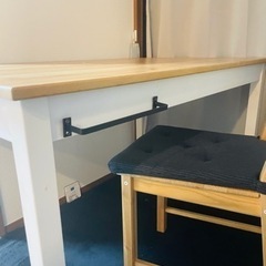 IKEAダイニングテーブルと椅子2脚