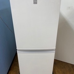 I651 🌈 2020年製の美品！ SHARP 冷蔵庫 (137L)　⭐ 動作確認済 ⭐ クリーニング済