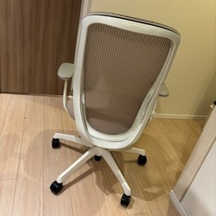 【オカムラ】 シルフィー ハイバック デザインアーム ポリッシュ脚 ベージュ