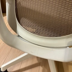 【オカムラ】 シルフィー ハイバック デザインアーム ポリッシュ脚 ベージュ