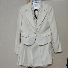 白スーツ