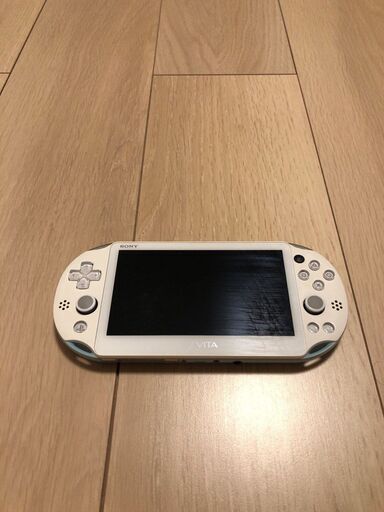 PSVita PCH-2000 (16Gb Memory Card付き)