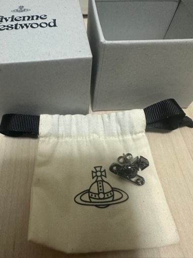 Vivienne Westwood ヴィヴィアン ピアス