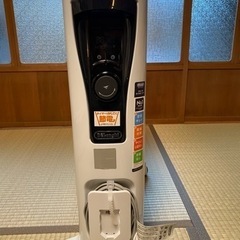 デロンギ(DeLonghi)ユニカルド オイルヒーター 幅広X字型フィン ピュアホワイト×ブラック [10~13畳用] 