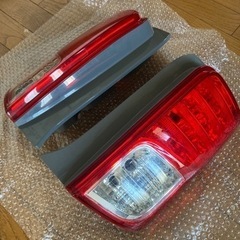 トヨタ　ルミオンUS純正テール