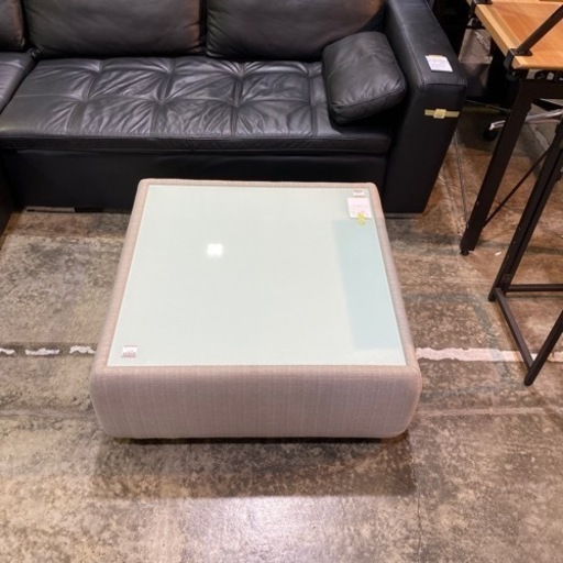 《デザイン重視》　ガラスローテーブル　デスク　机　センターテーブル　table