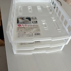 書類収納　デスク収納