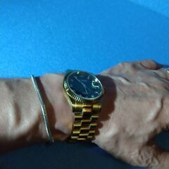 稼働品 TECHNOS テクノスプレミアゴールドグリーン 腕時計  クオーツ 