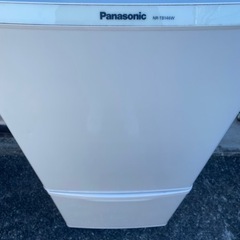 Panasonicパナソニック　冷蔵庫　NR-B146W-W　138L