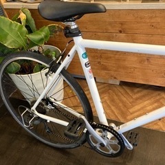 【前後チューブ新品！】アルミフレーム　700×28c 7段変速クロスバイク　ホワイト