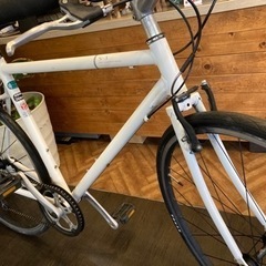 【前後チューブ新品！】アルミフレーム　700×28c 7段変速クロスバイク　ホワイト